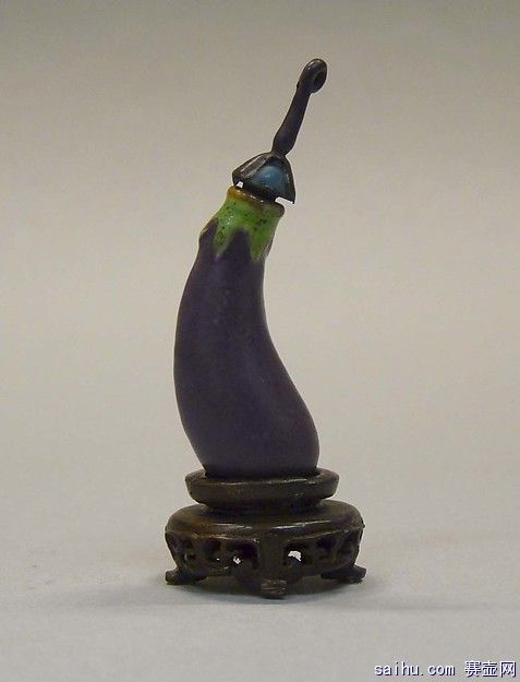 瓷鼻烟壶，清代，现藏于美国大都会博物馆，Edmund C. Converse捐赠.jpg